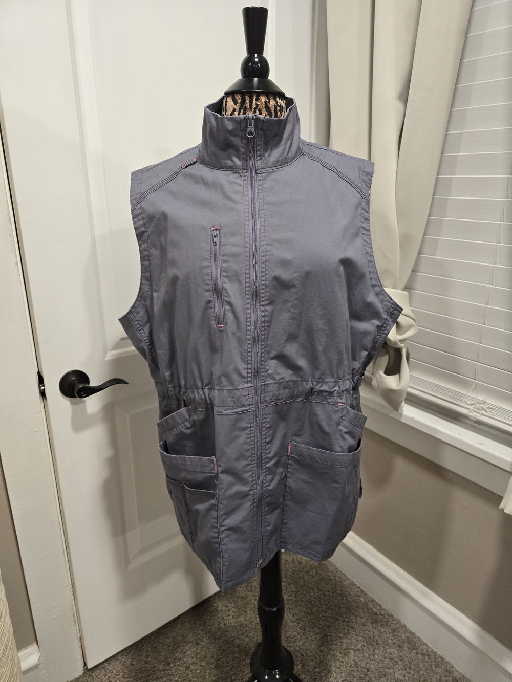 Wonderwink XL Light Gray Sleeveless Utility Vest